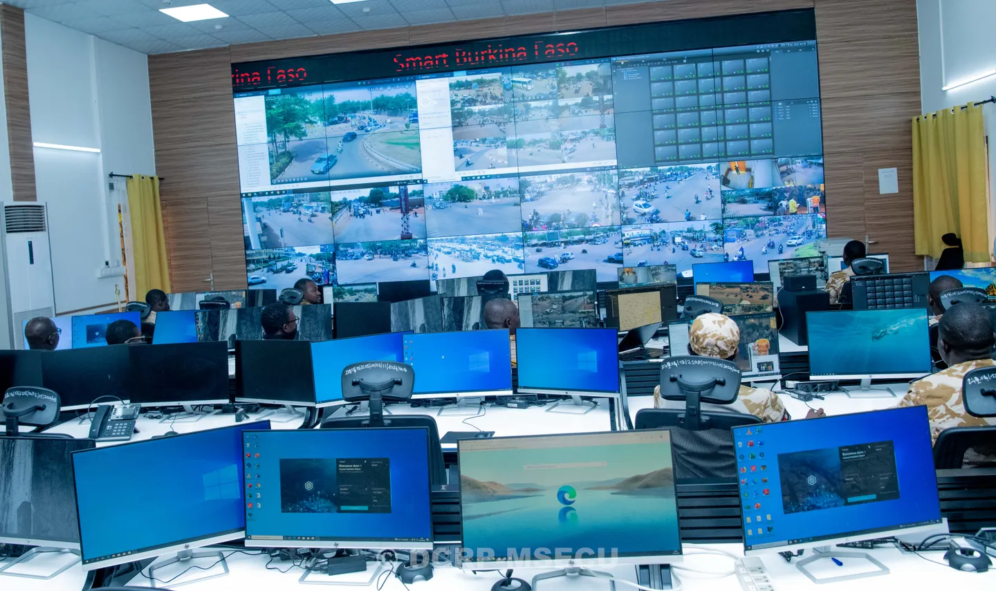 Vidéosurveillance et usagers de la route : vers une circulation plus fluide à Ouaga ?